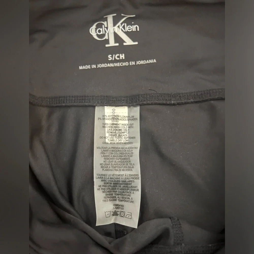 Womens CALVIN KLEIN Size Small Black Biker Shorts 7” Inseam Athletic Workout Run